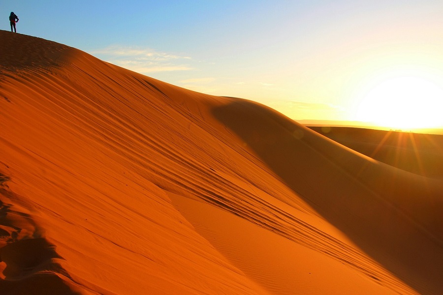 4 days Sahara camel trekking tour from Fes to Marrakech